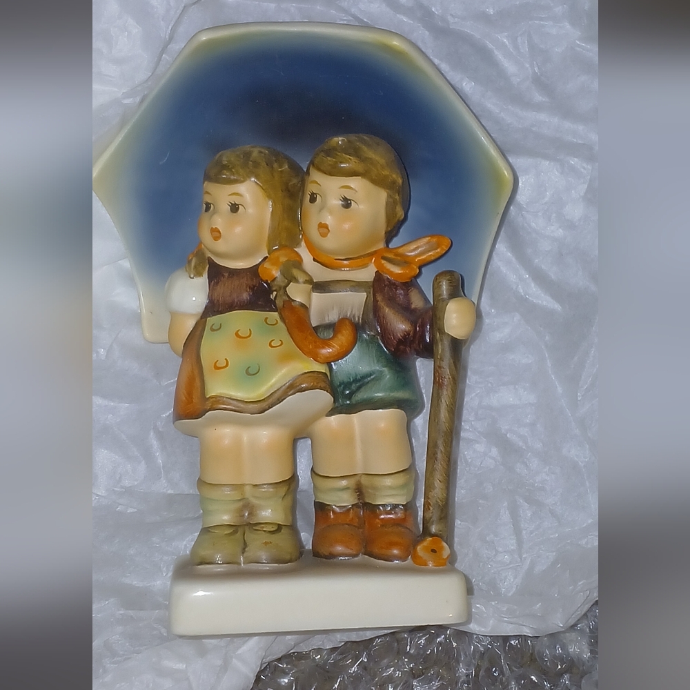 HUMMEL FIGURINE